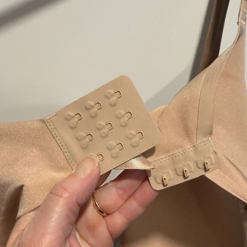 SKIMS Ultimate Tear Drop Push Up Bra 38C Nude “Mica”